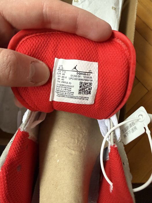 Jordan 1 Low Smoke Grey Red marimea 41 si 42