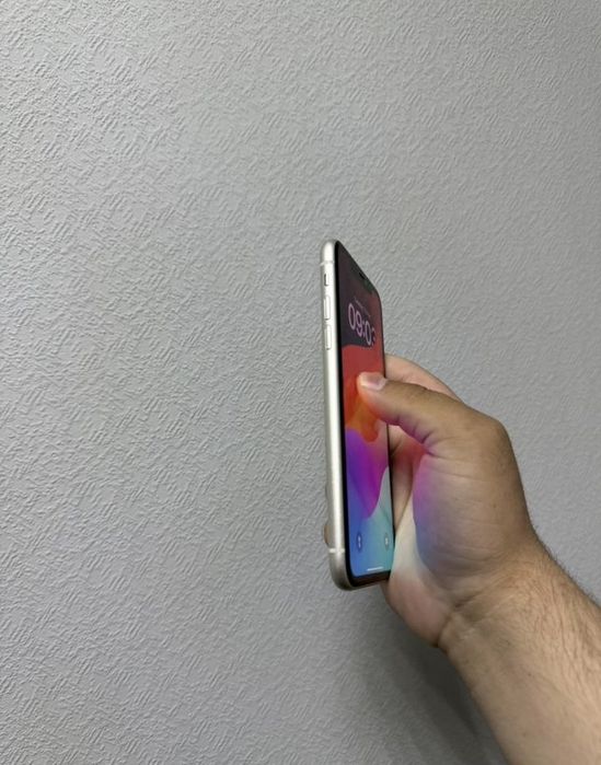 iPhone 11  (White) Обмен