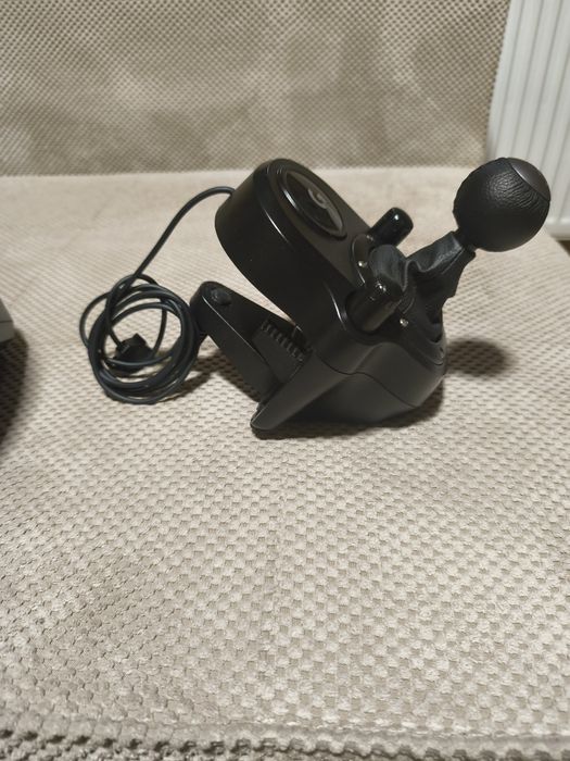 Волан и педали+скоростен лост Logitech g29