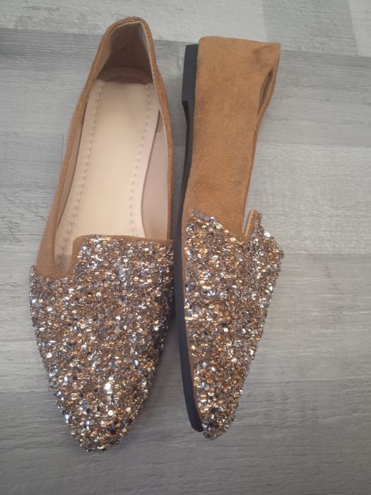 Вечерние туфли на плоской подошве 40 размер