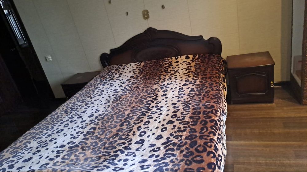 Продам Спальный Гарнитур