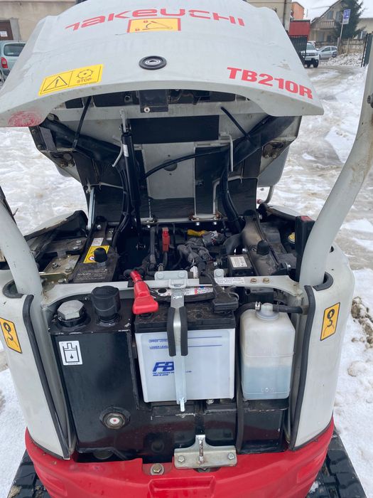 Vând miniexcavator Takeuchi tb210