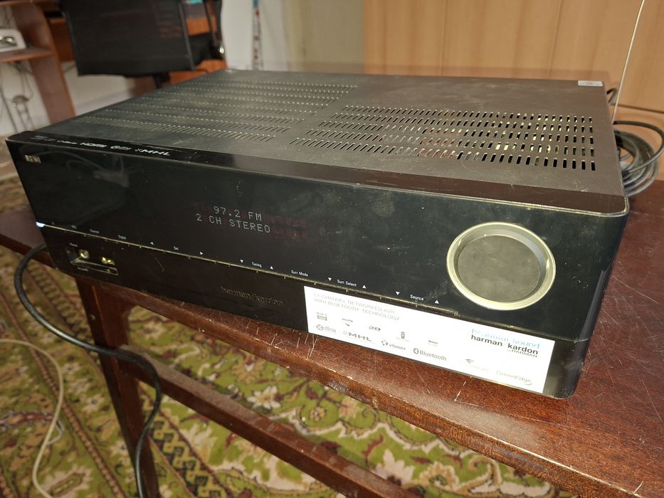 Amplificator Harmann/Kardon AVR161, defect, pentru piese + telecomandă