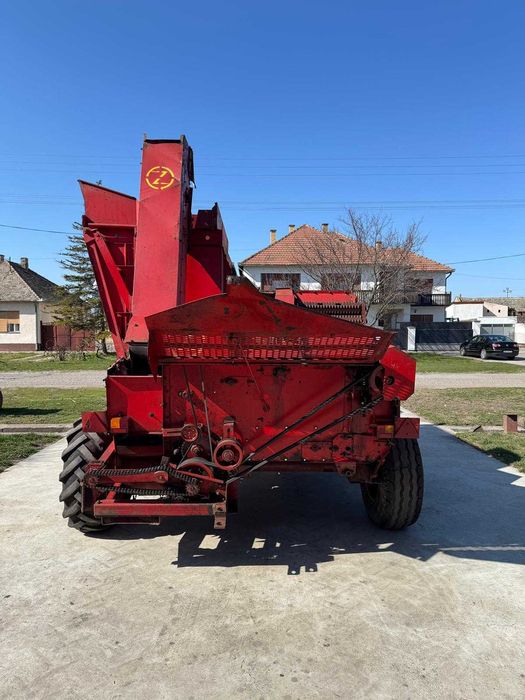 ZMAJ 222 S culegătoare de porumb