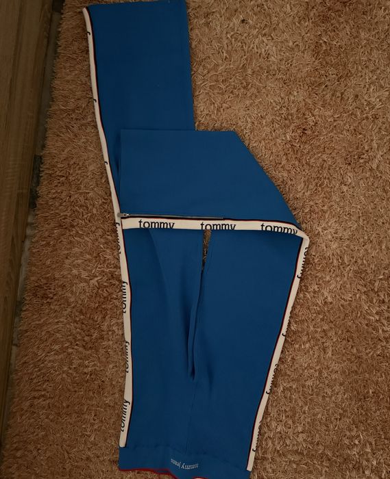 Панталон на Tommy Jeans