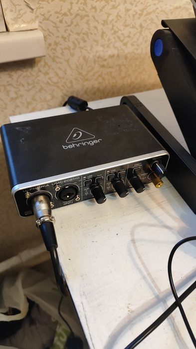 Набор студийный behringer umc202hd