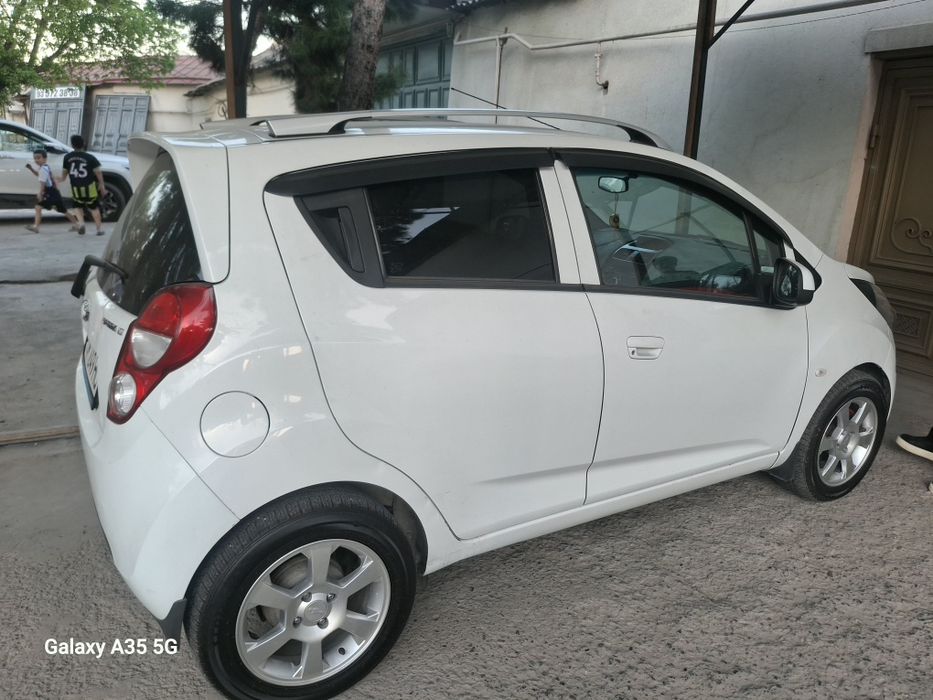 Spark 2011 yil avtomat