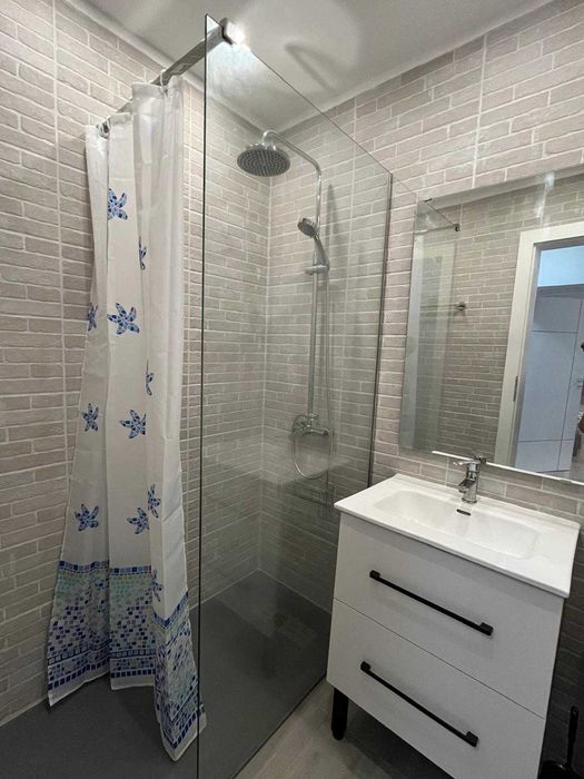 Proprietar, închiriez garsonieră, bd. Burebista, 42mp