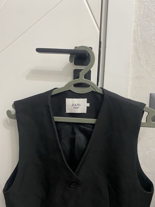 Жилетка женская, черная