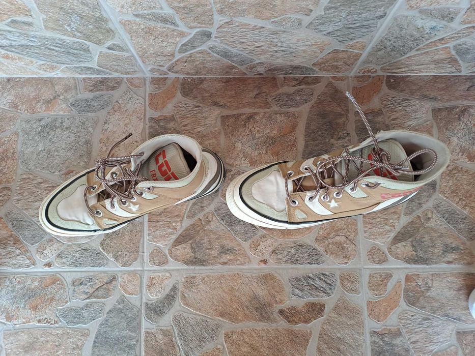 Converse Mountain Chuck 70