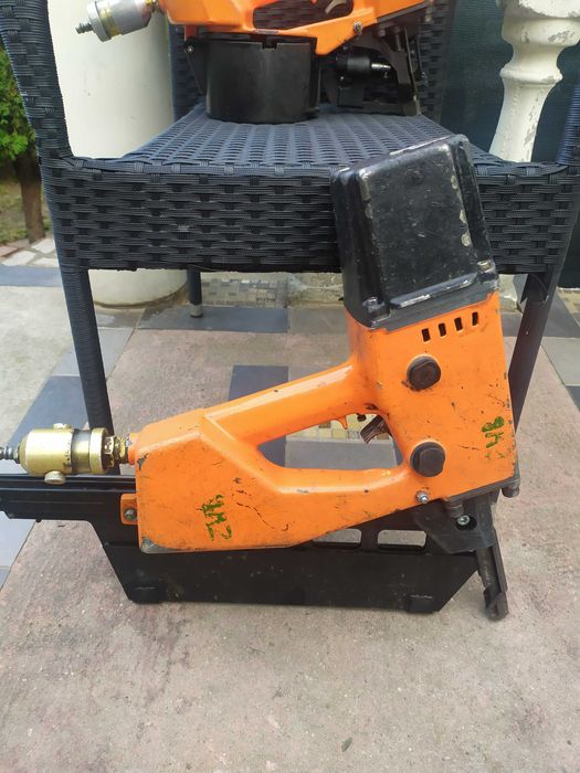 Пневматичен такер за пирони до 160 мм . Reich Holz-her