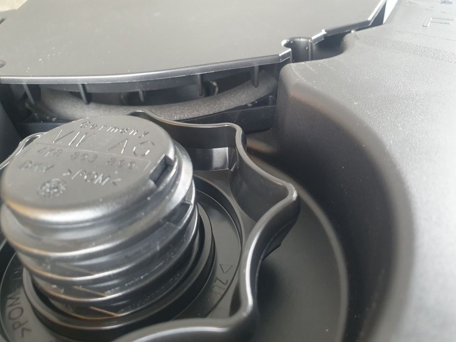 Чисто нов Субуфер за АУДИ