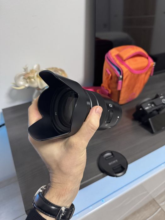 Sony FE 24-105mm f/4 G OSS (SEL24105G) – отличен, с сенник и капачки