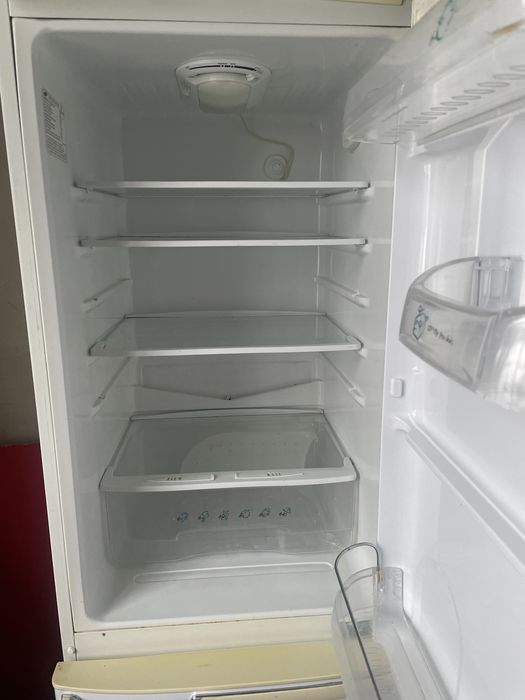 Продам холодильник б/у в хорошем состоянии.