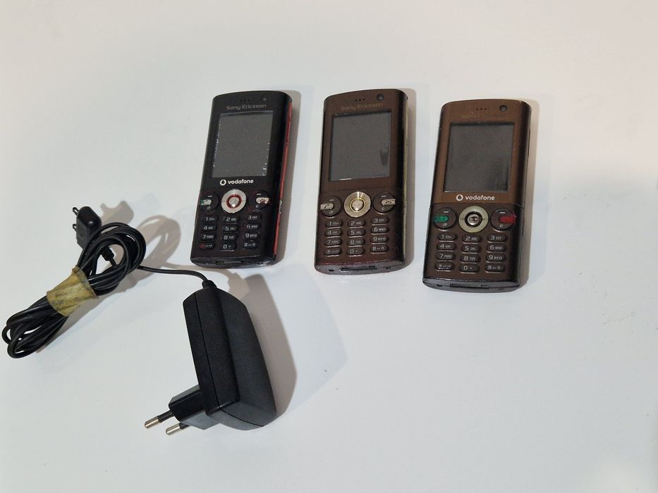 Telefoane Sony Ericsson si Motorola cu incarcator