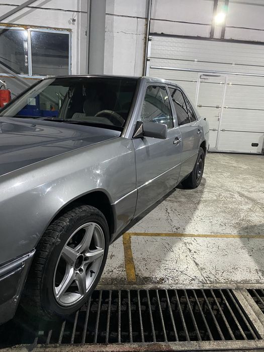 Машина mercedes benz e class