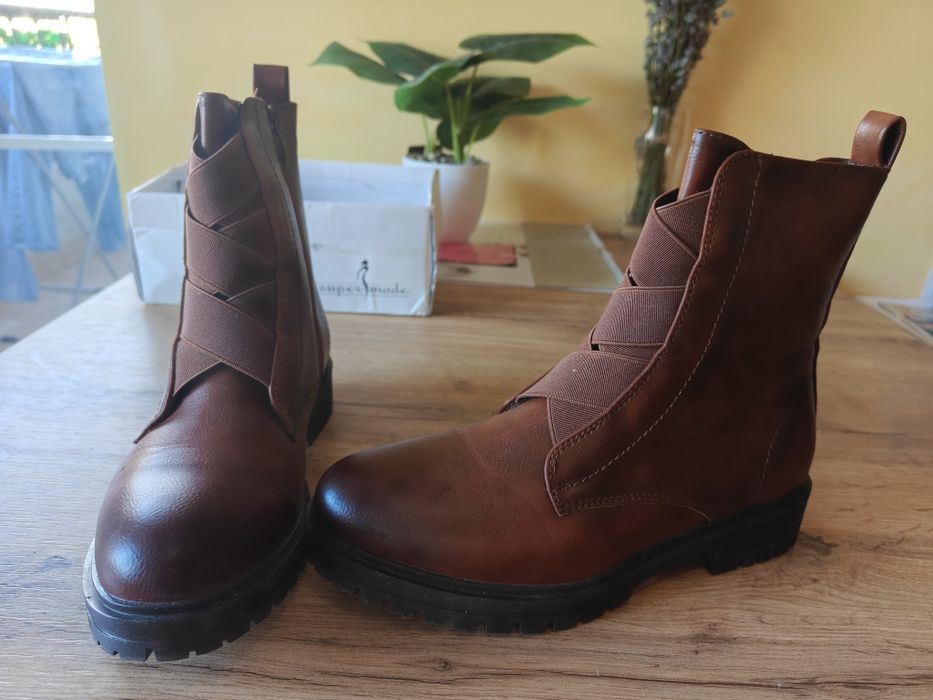 Дамски боти - 2 чифта, 38 номер