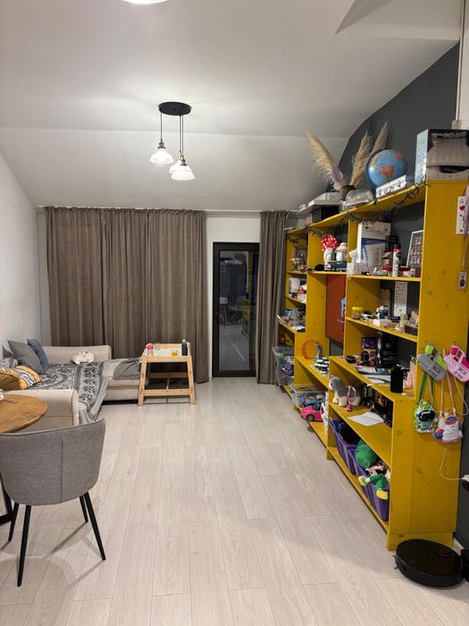 Inchiriez ap3 camere, 2 bai, 2 balcoane cal. Nationala