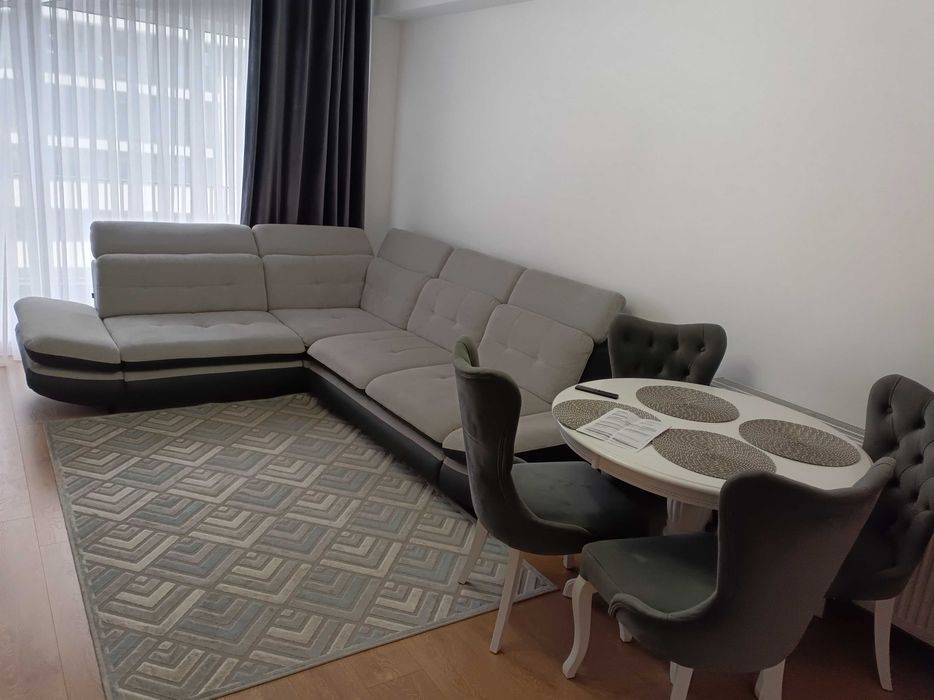 apartament 3 camere de inchiriat
