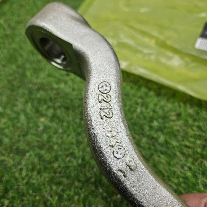 Поперечный рычаг Mercedes E W212 перед. прав.