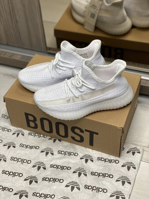Adidasi YEEZY BOOST 350 V2
