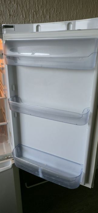Продам холодильник Indesit