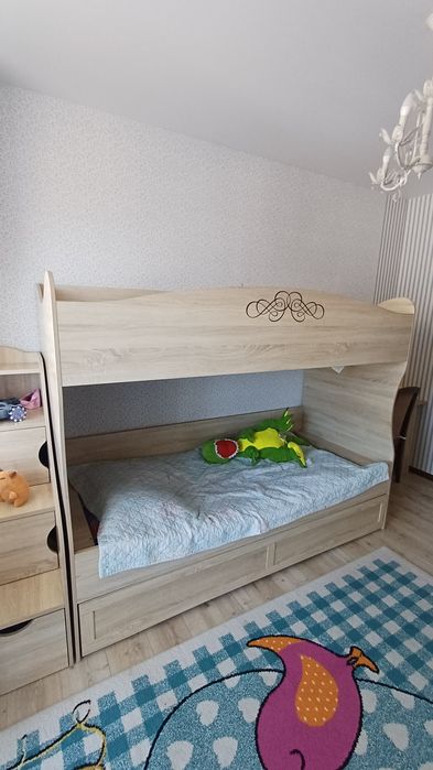 Двухъярусная кровать