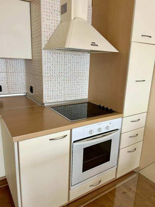 Дава се под наем Двустаен апартамент в Варна, Бриз - 74 кв.м за 423.81 € - Снимка #3