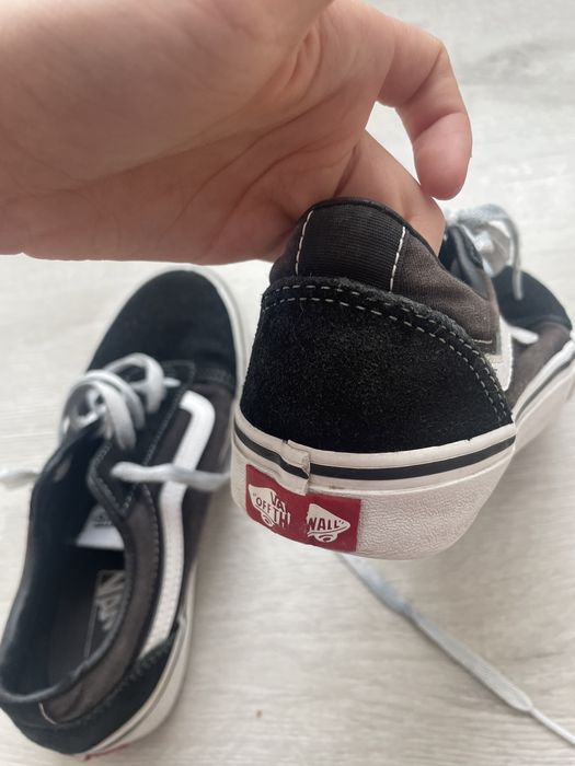 papuci vans marimea 34.5