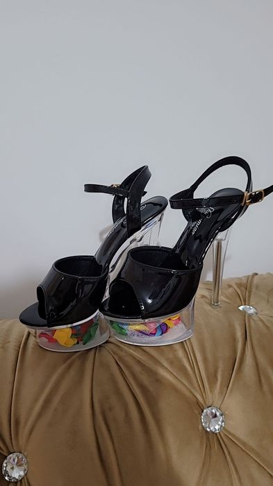 Sandalesi pantofi eleganți