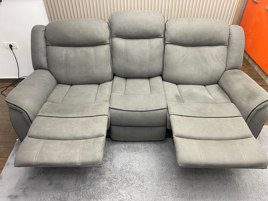 Canapea de vanzare 3100  lei.