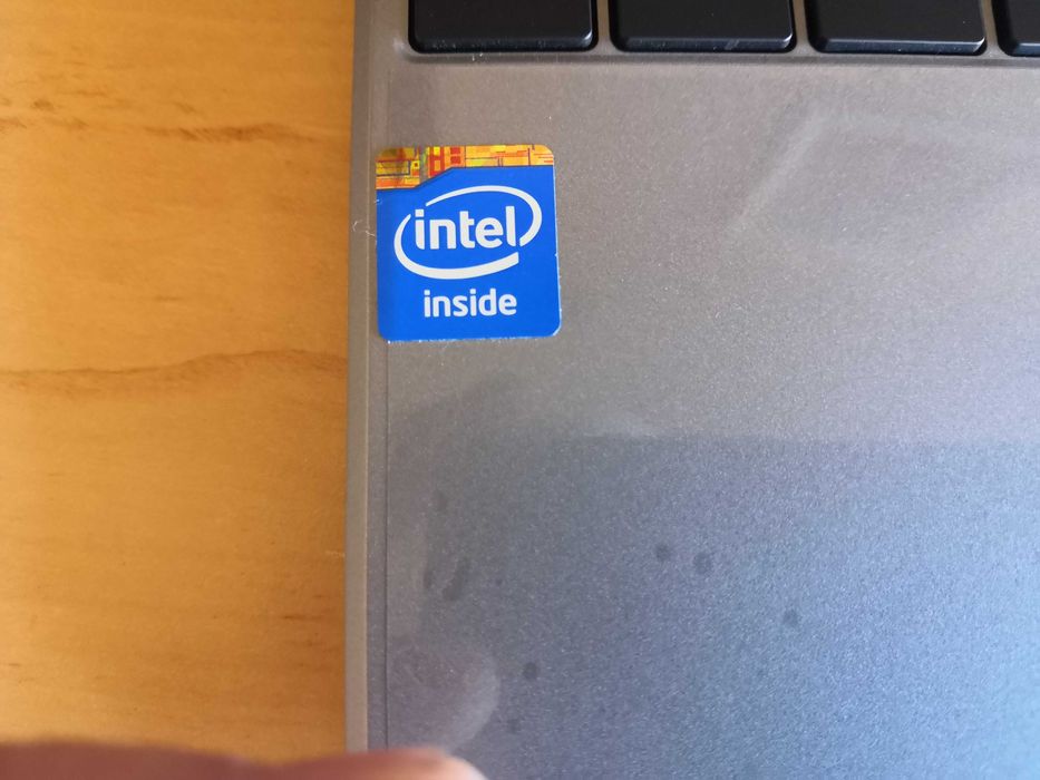 Чисто нов Лаптоп Intel Core i7-6600U 16GB RAM 1TB 2,8Ghz Windows 11