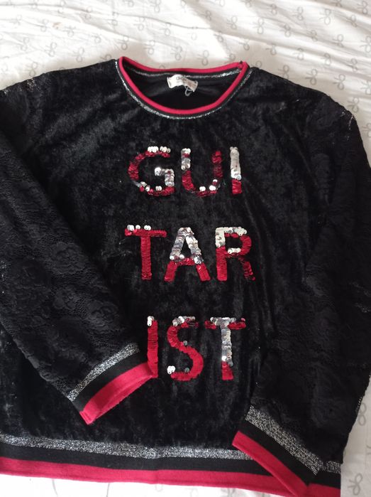 Дрехи за момиче дънки блузи