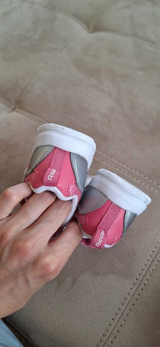 Детски маратонки Reebok. Розови. Използвани, но запазени. 22 номер.