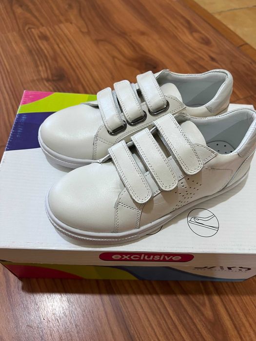 Детские кроссовки