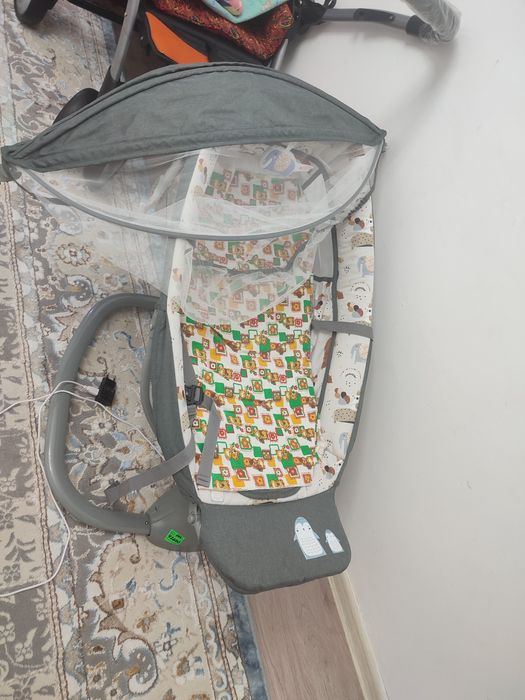 Продам шезлонг новый