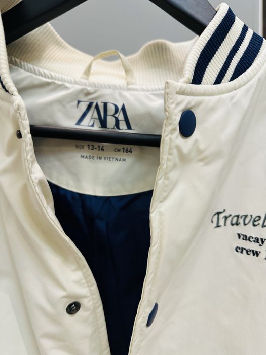 Продам бомбер на мальчика.