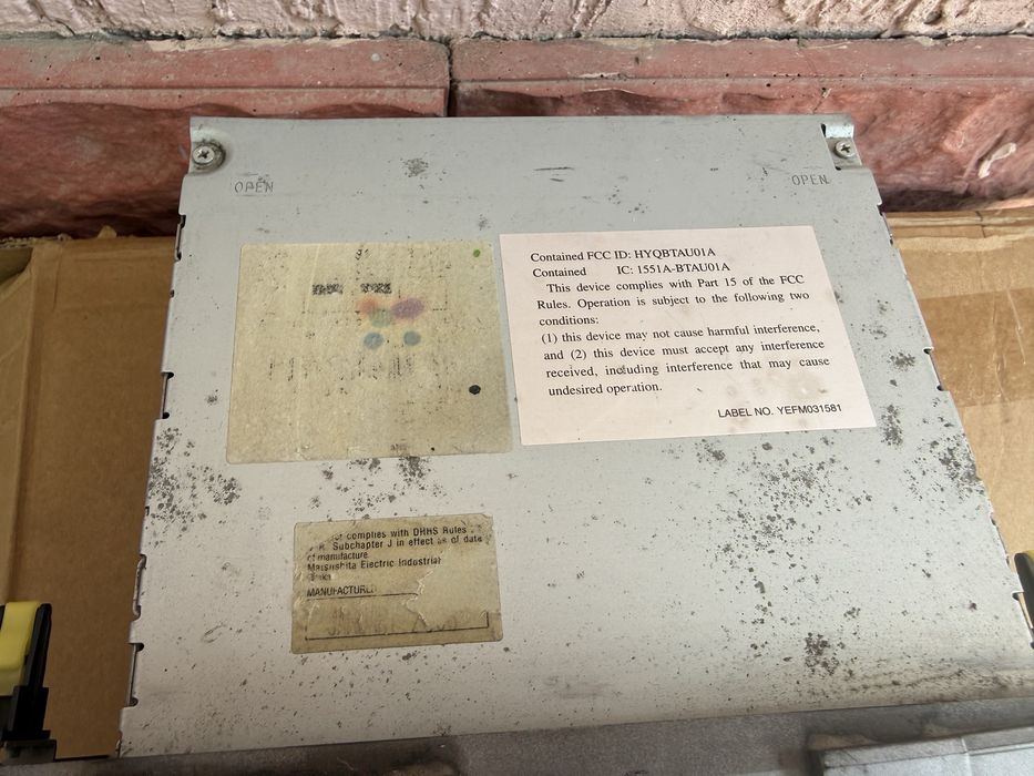 Продам мафон на камри 40 xle aux