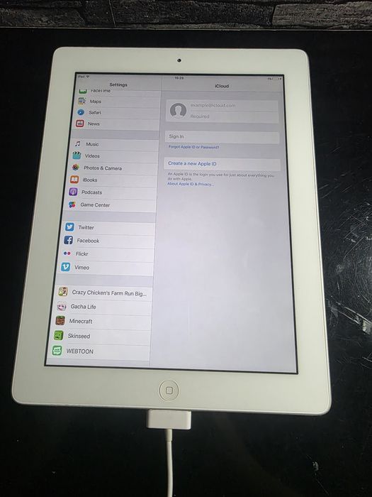 iPad gen 3  32 gb cu jocuri