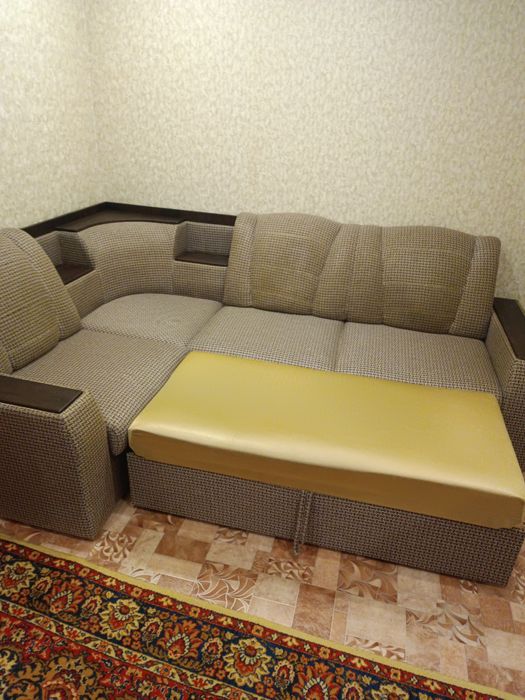 Продам угловой диван.
