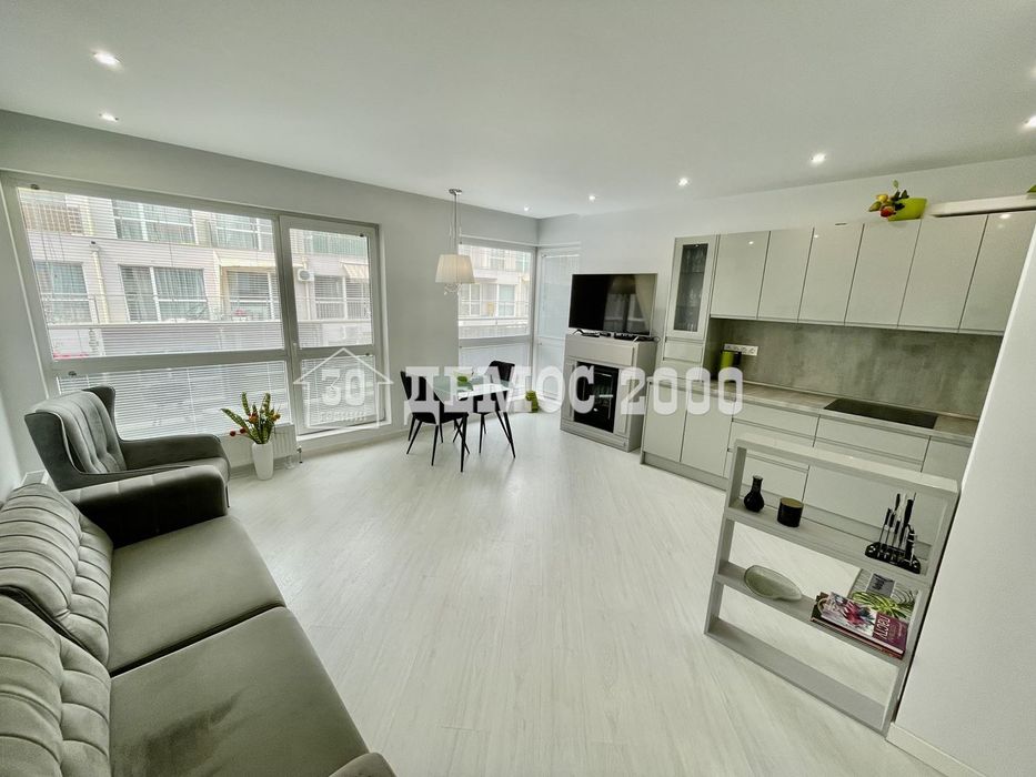 Продава се Тристаен апартамент в Варна, Бриз - 102 кв.м за 1250 €/кв.м - Снимка #2