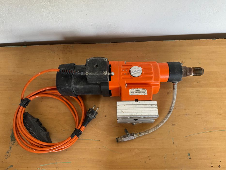 Диамантено пробивна машина GOLZ комплект