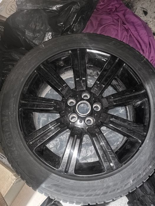 Джанти за LAND ROVER със зимни гуми YOKOHAMA 255/50/R20