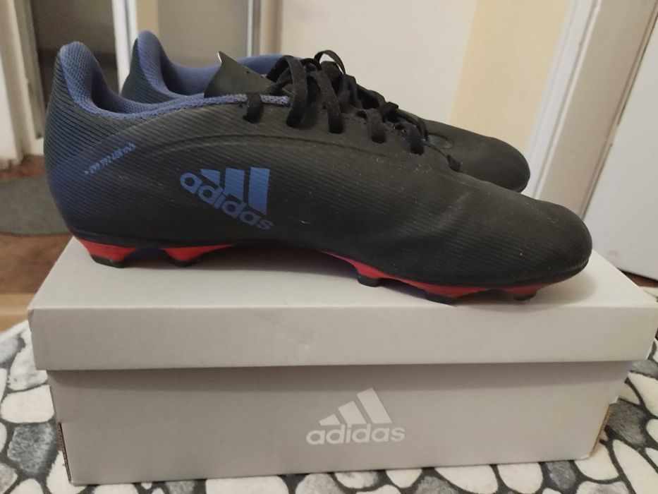 Оригинални бутонки adidas