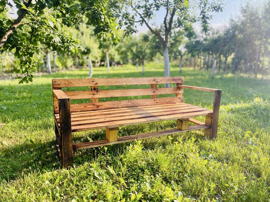 Set mobilier grădină / terasă din paleți (Masă + 2 Bănci) – Lac premium