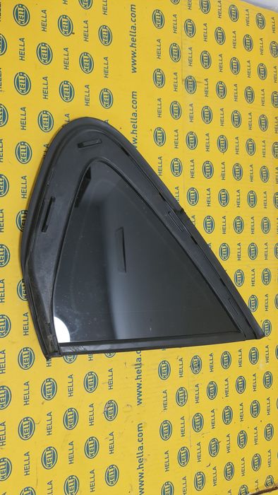 Geam coltar aripa dreapta spate BMW x6 f16