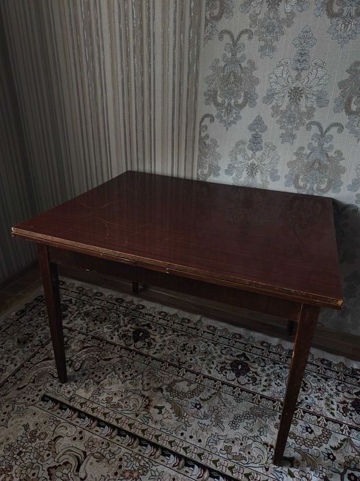 Раздвижной стол, крепкий и устойчивый