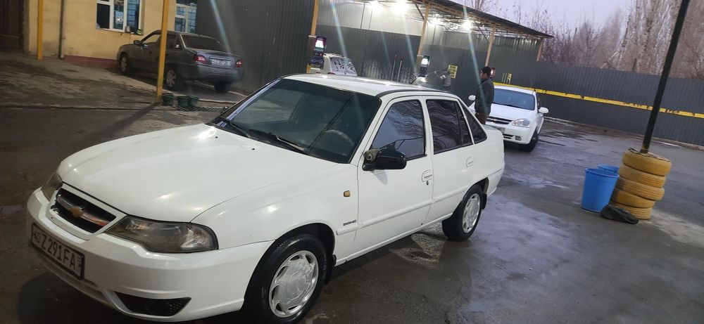 Сотилади срочно нехсия 2 1.6 лукс кон