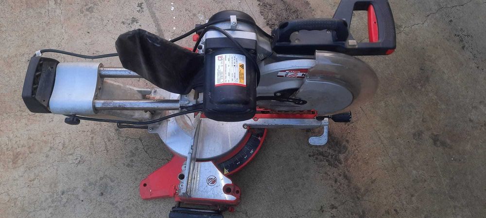 Fierastrau circular pendular KAP305JL - putin folosit