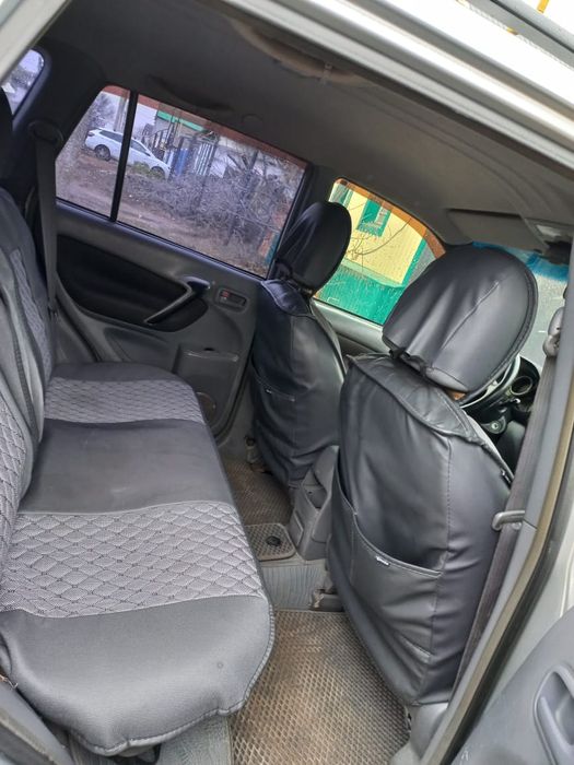 Продам машину RAV4.